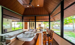 Standard Room | Private kitchen | Fridge, electric kettle - Jai Lake House (Cherthala)