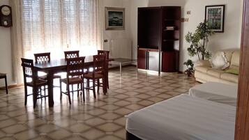 Apartment, 4 Bedrooms, Smoking, Balcony | Room amenity