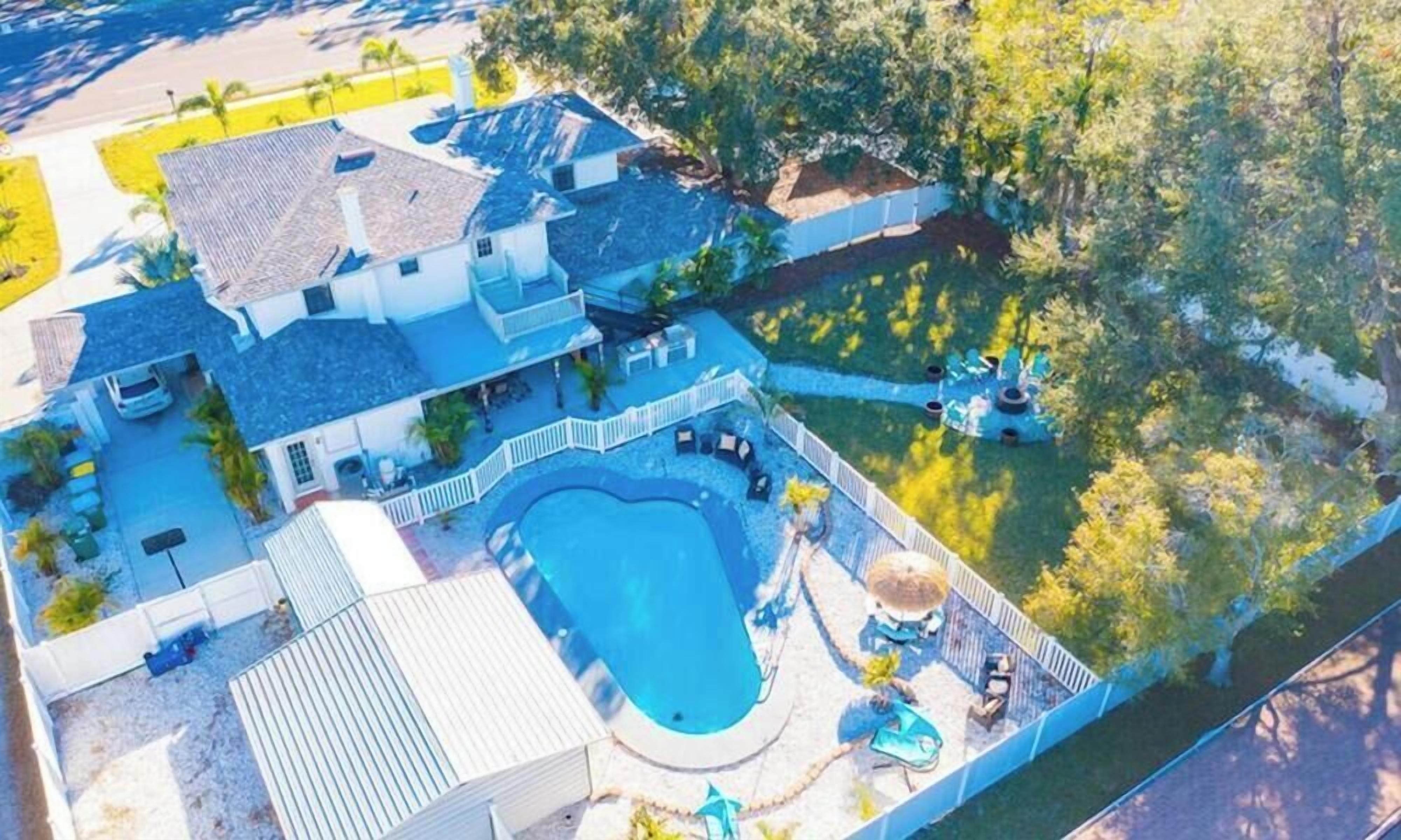 Casa, vários quartos, piscina particular, vista para a piscina | Piscina | Piscina externa