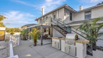 House, Multiple Bedrooms, Private Pool, Pool View | Property grounds