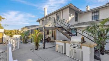 House, Multiple Bedrooms, Private Pool, Pool View | Property grounds