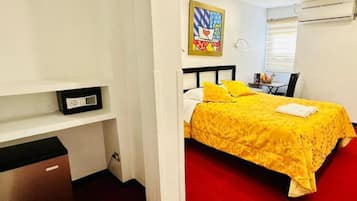 Habitación individual | Ropa de cama de alta calidad y edredones de plumas