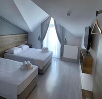 Panoramic Penthouse | Premium bedding, minibar, soundproofing, iron/ironing board