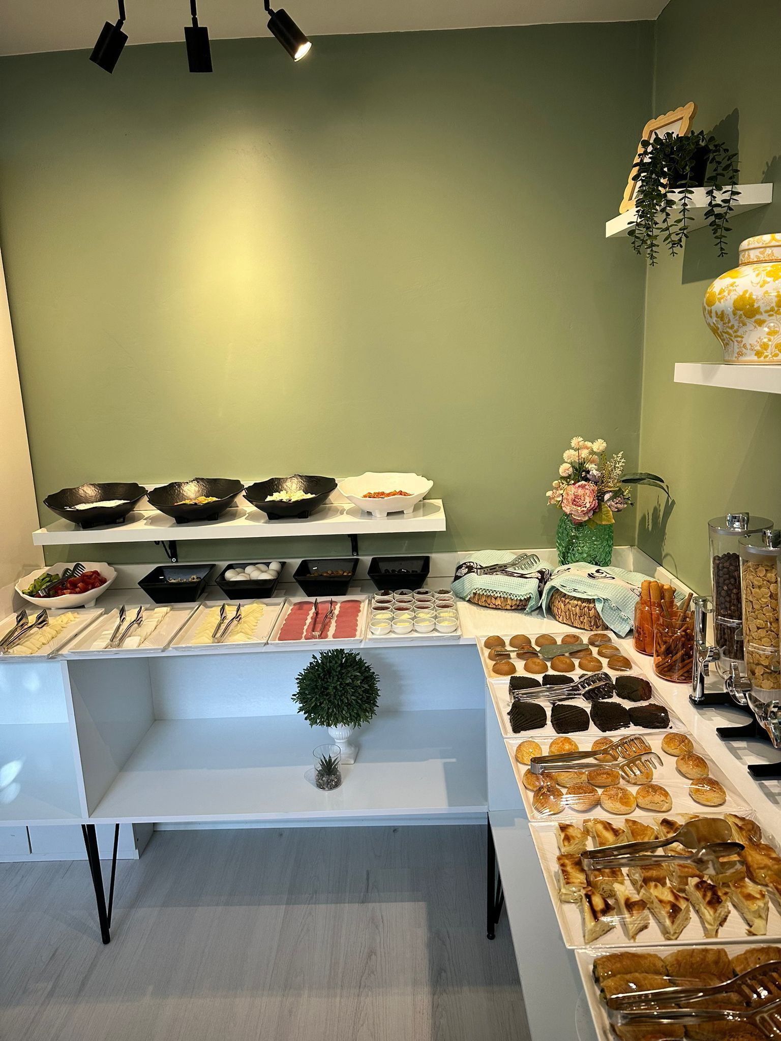 Ilmainen päivittäinen buffetaamiainen 