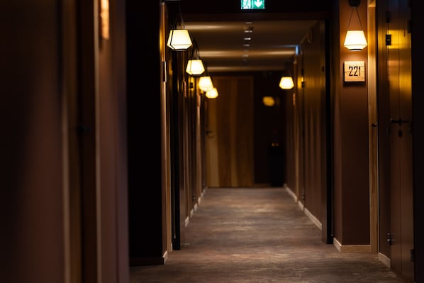 Handrails in hallways