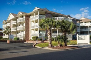 Exterior - 2BR Beach Getaway: Renovated Unit with Resort View (Myrtle Beach)