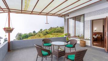 Deluxe Room | Balcony