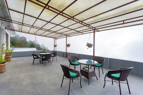 Deluxe Room | Balcony
