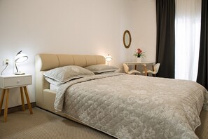 Double Room | Desk, laptop workspace, iron/ironing board, free WiFi - Complex Pescaresc Gura Repezii Borsa (Borsa)