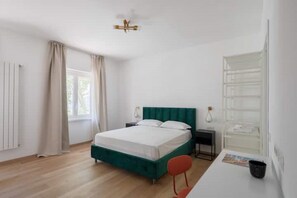 3 室のベッドルーム、アイロン / アイロン台、WiFi、ベッドシーツ