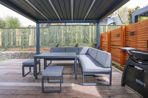 The Sanctuary | Executive Townhouse with Spa Pool