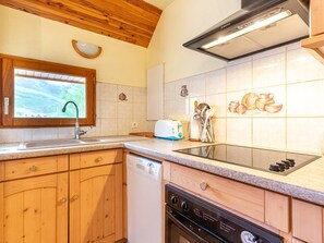 オーブン、食器洗い機、コーヒー / ティーメーカー、トースター