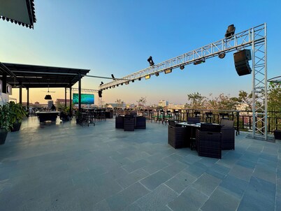 Nico's Hotel and Sky Bar