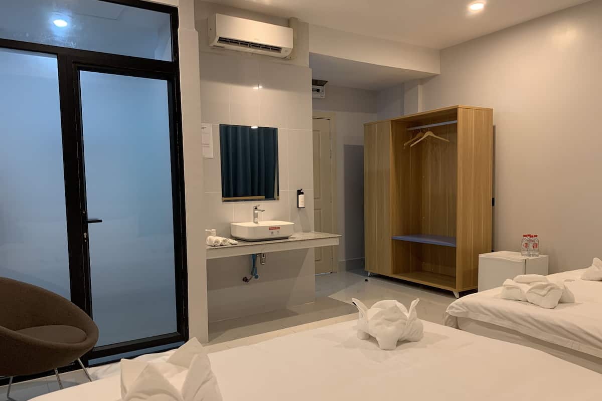 Deluxe Quadruple Room