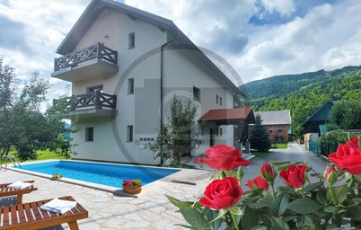 Beautiful home in Jasenak with sauna