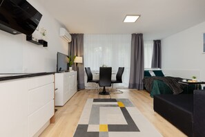 Interior - Studio Metro Pole Mokotowskie by Renters (Warsaw)