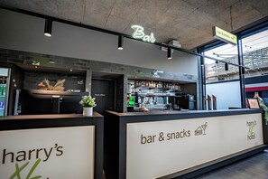 Bar (on property) - harry's home Salzburg (Salzburg)