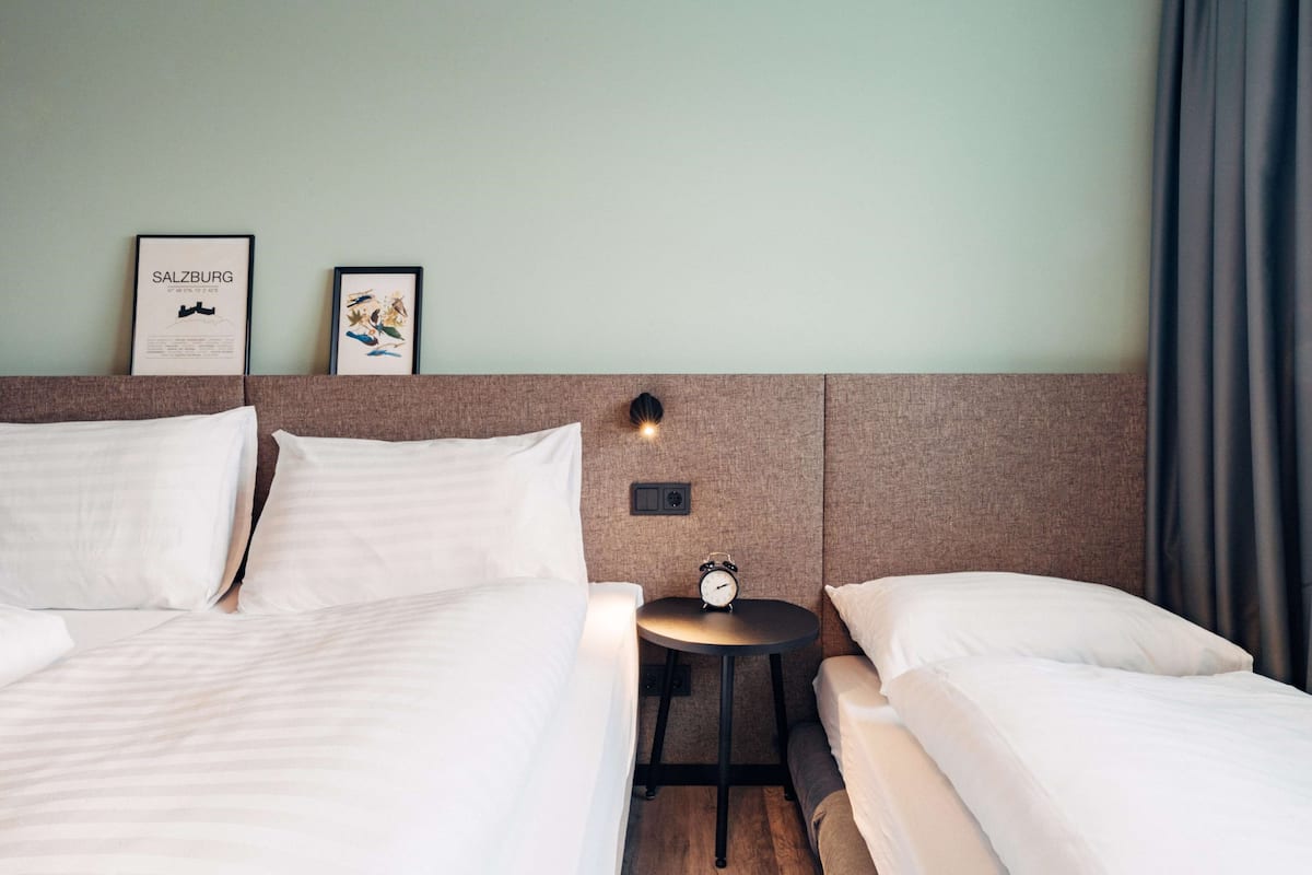 Free WiFi, bed sheets