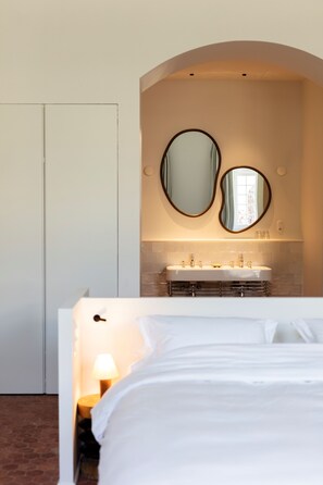 9 dormitorios, wifi gratis, ropa de cama