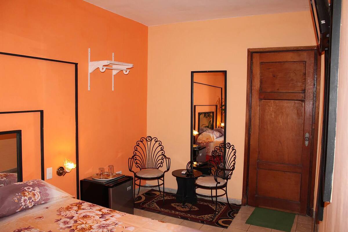 Kahden hengen executive-huone | Minibaari, yksilöllisesti sisustettu, yksilöllisesti kalustettu