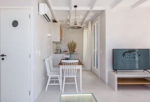 Beachfront Boutique Houses (Blue) | Coin séjour