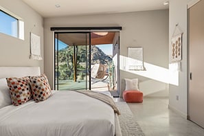 3 habitaciones, tabla de planchar con plancha y acceso a internet 