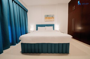 2 bedrooms, iron/ironing board, WiFi, bed sheets - Unwind in Luxurious 2 BR near Mall of the Emirates (Dubai)