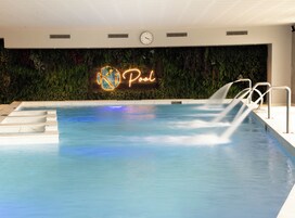 Una piscina techada