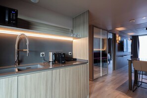 Premium bedding, pillow-top beds, in-room safe, individually decorated - Ki Space Hotel & Spa, près de Disneyland Paris (Serris)