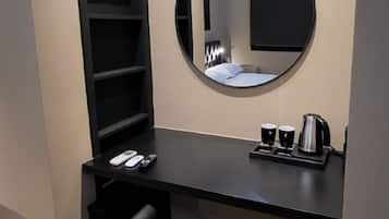 Luxury Apartment | 1 bedroom, laptop workspace, blackout drapes, iron/ironing board