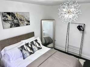 2 habitaciones, tabla de planchar con plancha y wifi gratis