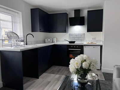 Luxury 2-bed Apartment Lindley Huddersfield