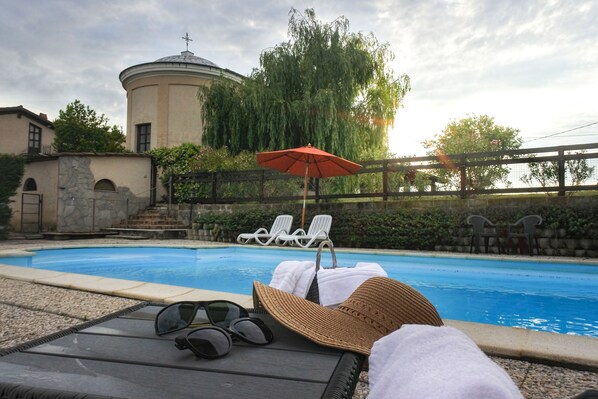 Seasonal outdoor pool - Agriturismo Tenuta Del Barone (Penango)
