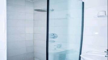 Asciugacapelli, asciugamani, carta igienica