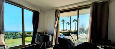 Smart-TV, Stereoanlage