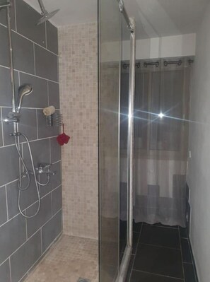 Handtücher, Toilettenpapier