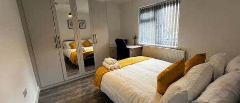 5 habitaciones, wifi y ropa de cama