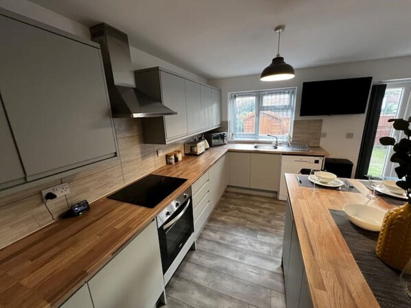Private kitchen - Selly Oak Near QE and UoB - 5 Bed Ensuite (Birmingham)