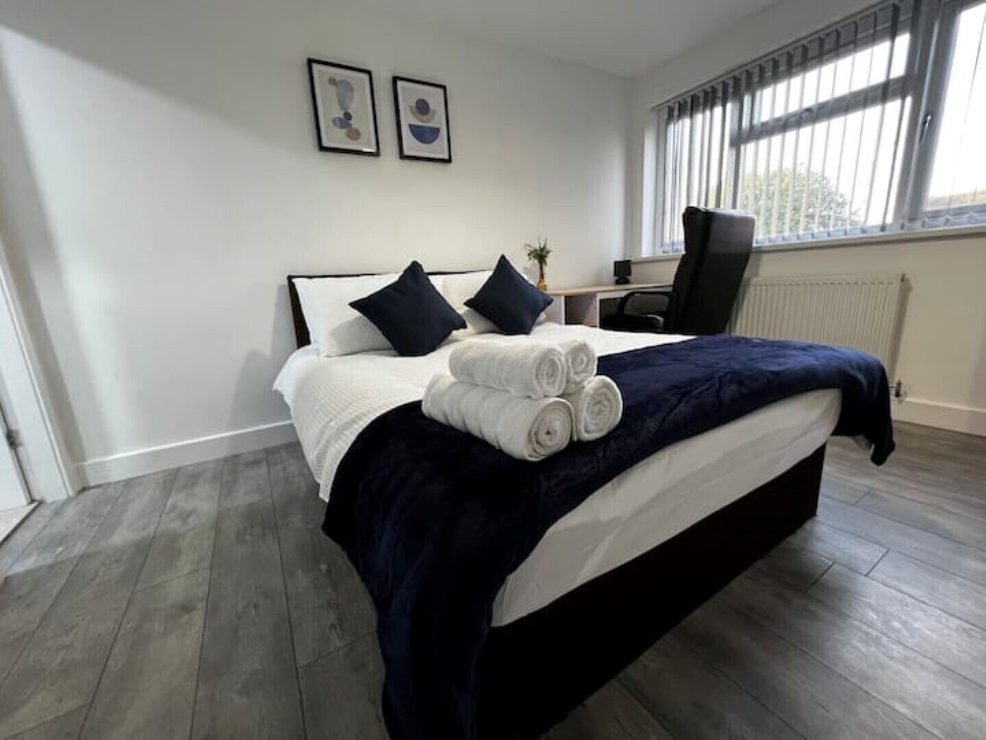 5 bedrooms, WiFi, bed sheets