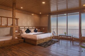 7 bedrooms, iron/ironing board, WiFi, bed sheets