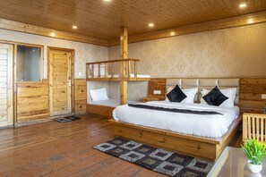 7 bedrooms, iron/ironing board, WiFi, bed sheets