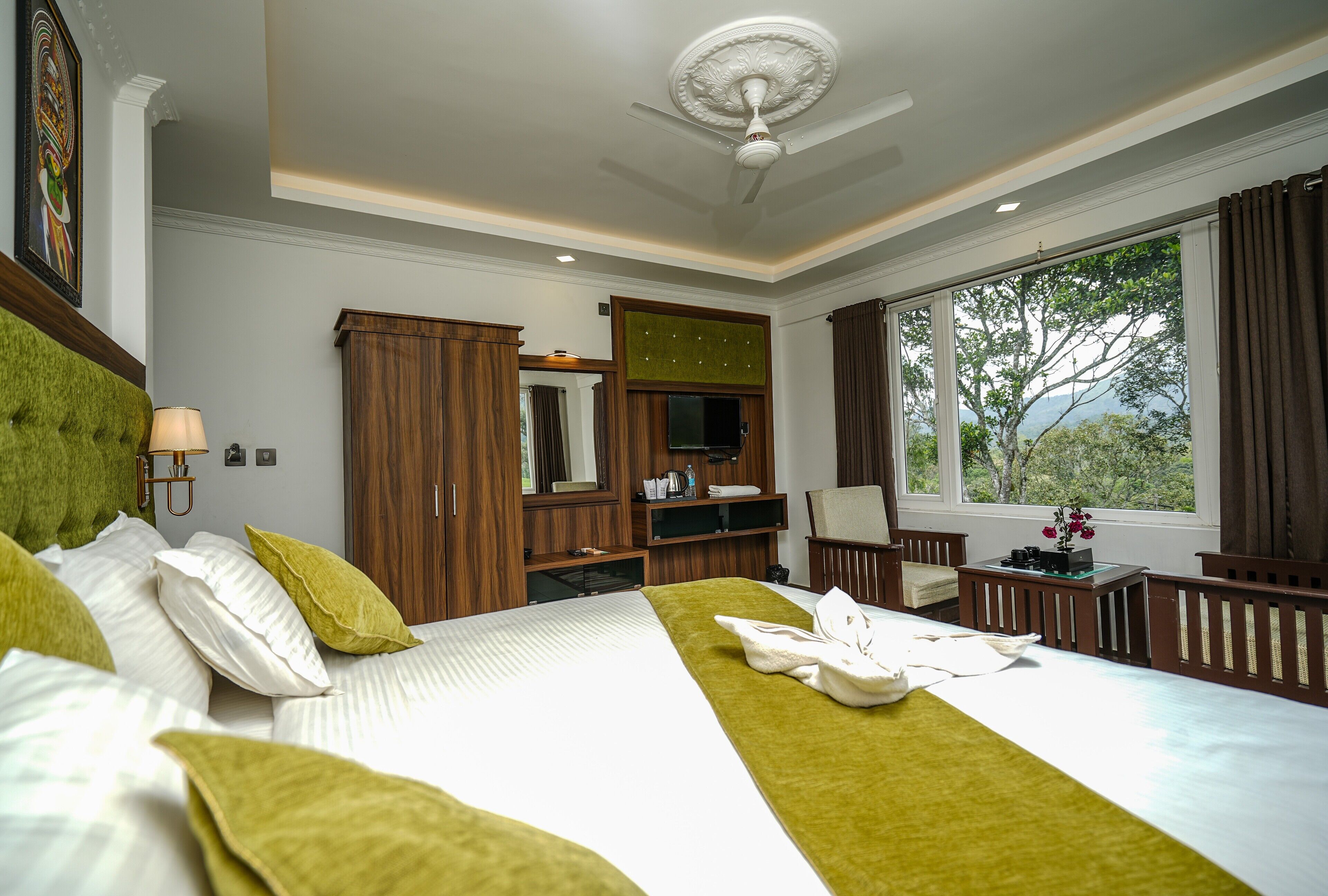 Premium Room | Egyptian cotton sheets, premium bedding, desk, free WiFi