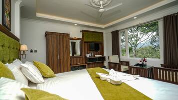 Premium Room | Egyptian cotton sheets, premium bedding, desk, free WiFi