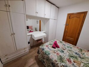 2 dormitorios, tabla de planchar con plancha, wifi