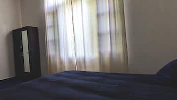 2 bedrooms, iron/ironing board, WiFi, bed sheets