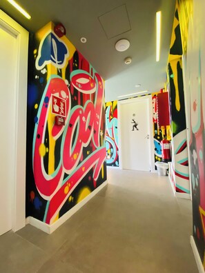 One bed in a Mix Shared Dormitory for maximum 6 people | Schallisolierte Zimmer, kostenloses WLAN