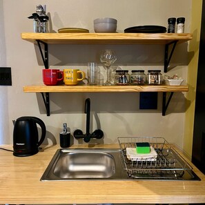 Fridge, microwave, electric kettle, cookware/dishes/utensils - Comfort has never looked this Good (Thabazimbi)