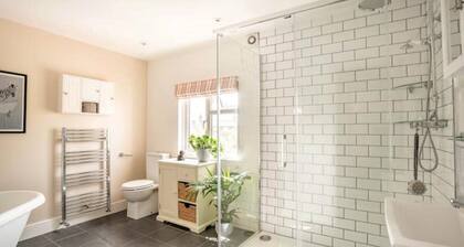Duck Terrace with Home Gymnasium | DucklingStays