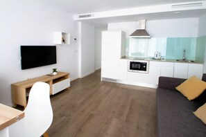 45-inch TV with digital channels - Apartamentos Estemar (Benidorm)