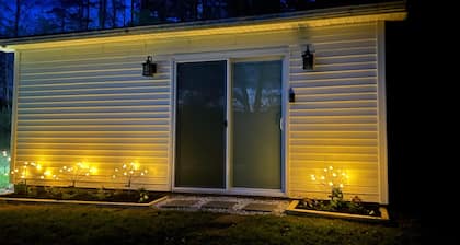 Cozy Country Get Away Suite with a view of the Enchanted Mountains